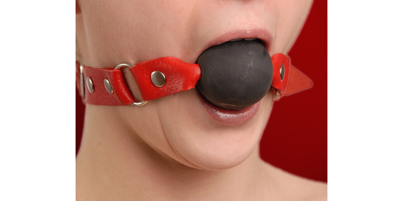 Кляп красный с шариком из латекса - фото - 1